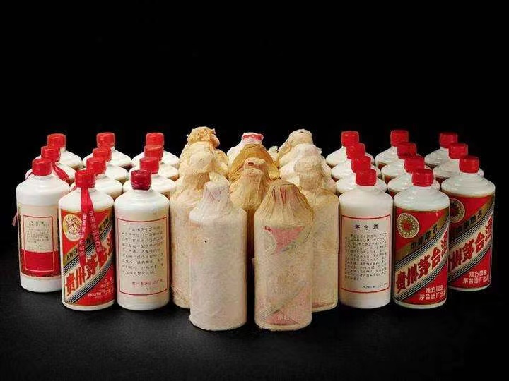 眉山东营广饶回收50年茅台礼盒价格哪里回收(附近上门回收茅台酒）?